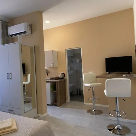 - Centar, Stari Grad-old Town Apartment